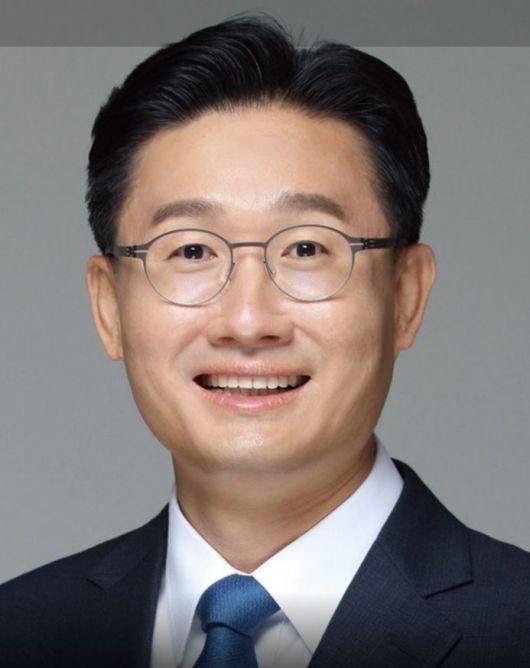 민정실장에 내정된 신현성 변호사 [네이버 프로필 캡쳐화면]