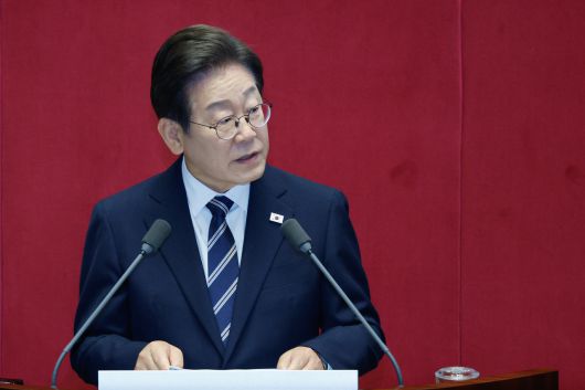 이재명 대통령이 7월 26일 오전 서울 여의도 국회에서 열린 제426회국회(임시회) 제2차 본회의에서 2025년도 제2회 추가경정예산안에 대한 정부의 시정연설을 하고 있다. 이상섭 기자