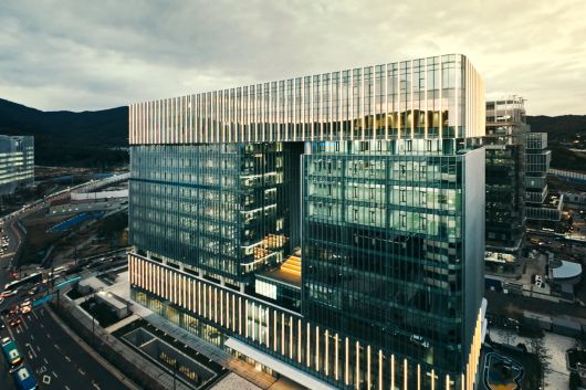 놀유니버스 판교 신사옥 10X타워 모습. [놀유니버스 제공]