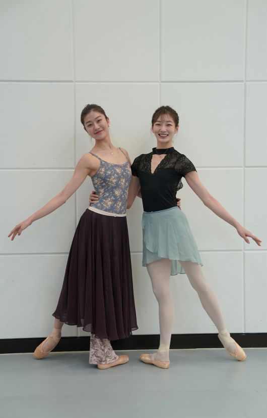 존 노이마이어 안무가의 ‘인어공주’에서 주역을 맡은 국립발레단 코르드발레 김별, 수석 무용수 조연재 [국립발레단 제공]