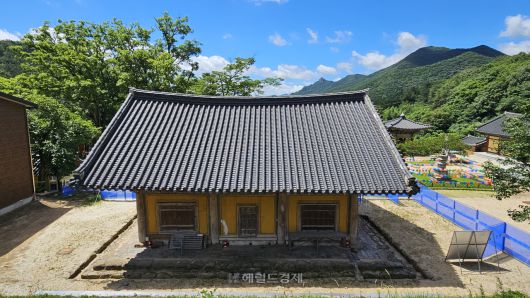 공사 준비 중인 극락보전