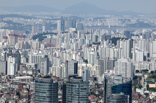 10일 남산에서 본 서울. [연합]