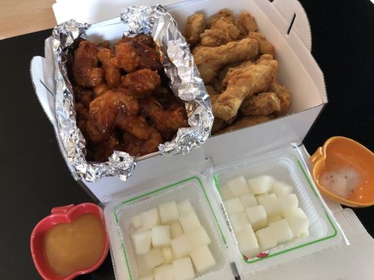 배달 앱을 통해 주문한 치킨. [독자 제공]
