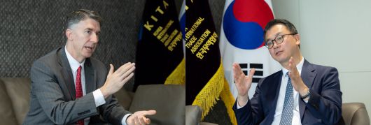 데릭 모건(왼쪽) 미국 헤리티지 재단 부대표와 앤서니 김 선임연구원이 헤럴드경제-코리아헤럴드와 가진 인터뷰에서 발언을이어가고 있다. [한국무역협회 제공]