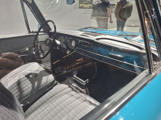 5일(현지시간) 뮌헨에서 열린 iX3 월드 그랑프리 행사에 전시된 BMW 1500 차량 [뮌헨=김성우 기자]