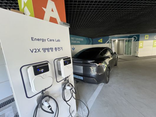 현대건설 미래 주거를 위한 기술 중 하나인 V2X의 모습. 윤성현 기자