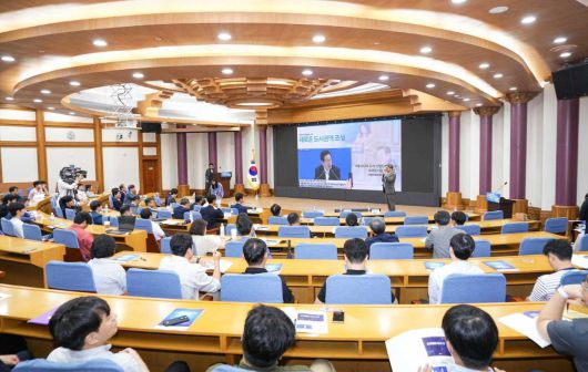 광주광역시는 17일 국회 의원회관 제1소회의실에서 ‘광주·전남 대도시권 만들기 위한 AI 모빌리티 신도시 구상 정책토론회’를 개최했다