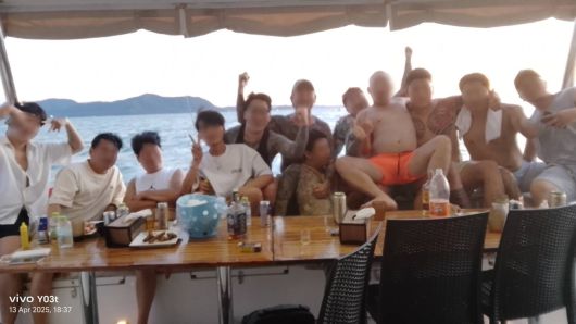 서울경찰청이 입수한 사기 조직 일당의 단체 활동 사진. [서울경찰청 제공]