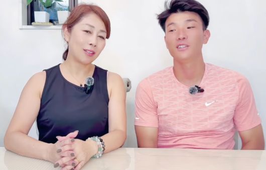 54세 미도리씨와 33세 이사무씨 부부 [이사무와미도리 유튜브]