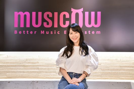 정현경 뮤직카우 의장이 지난 17일 서울 중구 뮤직카우 사무실에서 포즈를 취하고 있다. [뮤직카우 제공]