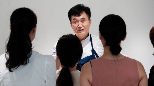 강의를 하고 있는 김도섭 셰프. 한국의집 제공