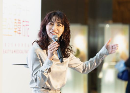 한국관광토크쇼를 진행중인 일본 유명배우 하세가와 쿄코