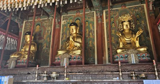 화엄사 목조 비로자나삼신불좌상