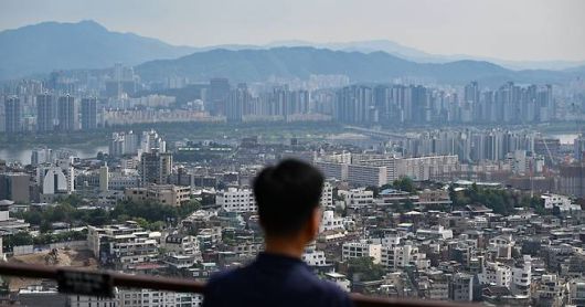 서울 남산에서 바라본 용산 및 강남 아파트의 모습이다. 임세준 기자