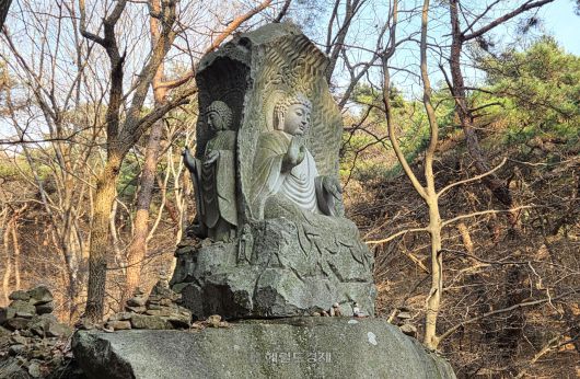 수덕사 사면석불