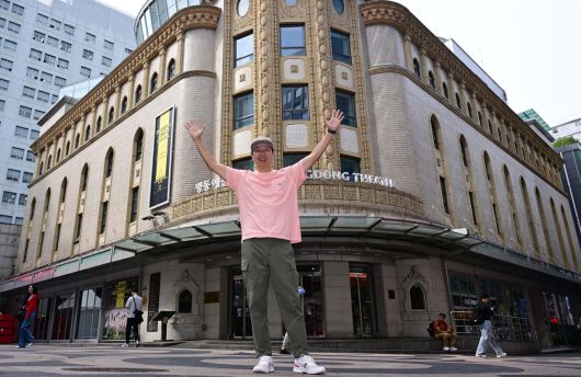 국립극단 후원회 기금 조성에 동참한 배우 김수로. 이상섭 기자