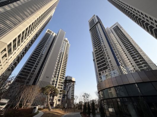 서울 강남구 청담동 ‘청담르엘’ 단지 내부 모습. 신혜원 기자