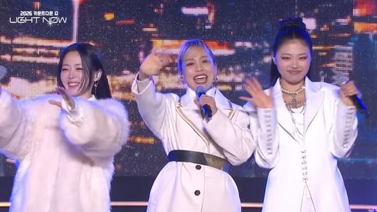 가수 소향 ·영빈· 박혜원 ‘골든’ 무대 [KBS]