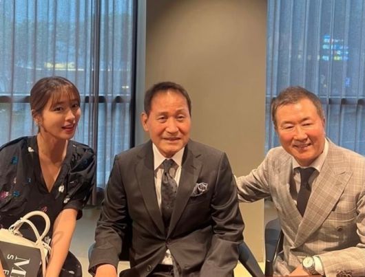 이민정이 SNS에 올린 안성기와 찍은 사진[인스타그램]