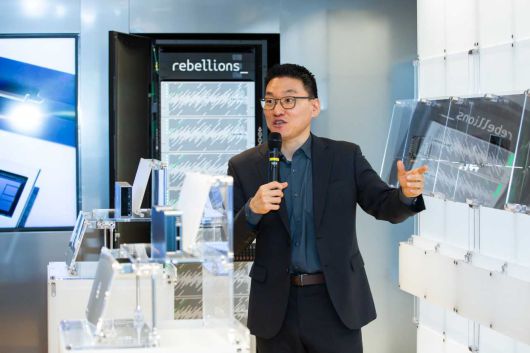 리벨리온의 ‘리벨쿼드’. 리벨쿼드는 4개의 다이를 결합한 빅칩(Big Chip) NPU로, HBM3E 기반 메모리 아키텍처를 적용해 대규모 추론 워크로드에 최적화됐다. 세계 최초로 UCIe-어드밴스드 표준을 실제 칩에 구현한 점도 특징이다. [리벨리온 제공]