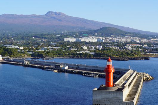 크루즈에서 본 한라산