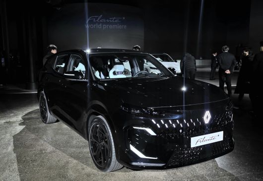 르노코리아가 1월 13일 서울 광진구 그랜드 워커힐에서 세계 최초로 공개한 글로벌 플래그십 크로스오버 ‘필랑트’. 권제인 기자