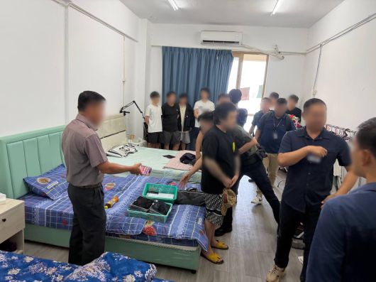 서울동부지방검찰청 보이스피싱 합동수사부가 캄보디이 시아누크빌 현지에서 검거한 ‘노쇼 사기’ 조직 일당의 검거 모습. [서울동부지방검찰청 제공]