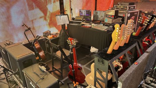 최희선이 공연에서 쓰는 수많은 기타