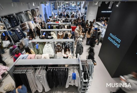 무신사 스탠다드 상하이 화이하이 백성점 방문객 [무신사 제공]