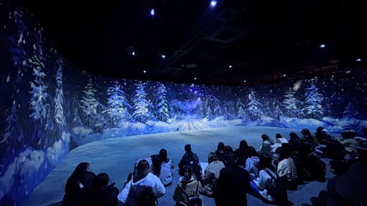 < 미스터리 수사반 X 픽셀리 : “더프리즘 展” 미디어 영상존>