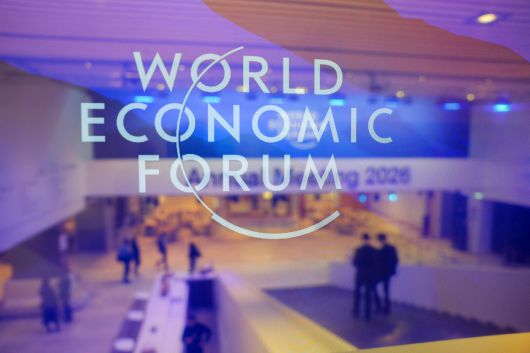 스위스 다보스에서 열린 세계경제포럼(WEF) 로고. [로이터]