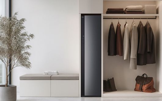 LG전자가 ‘2026 NEW LG 스타일러 오브제컬렉션’ 5벌식과 3벌식 신제품을 선보였다. 신제품은 ‘듀얼 트루스팀’으로 스팀 분사량을 보다 정밀하게 제어해 의류 소재에 맞춰 섬세하게 관리해준다. 5벌식 스타일러는 AI가 의류 무게 데이터를 학습·분석해 무게에 따라 최적의 스타일링 및 건조 시간 코스를 제안한다. [LG전자 제공]