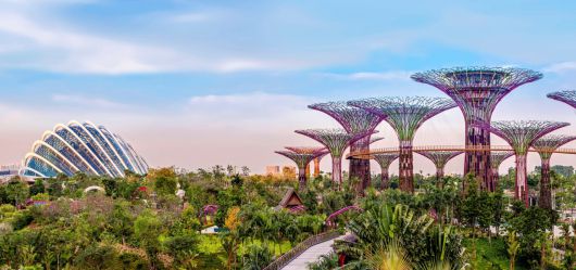 그랜트 어소시에이츠의 대표작 ‘가든스 바이 더 베이’. 그랜트 어소시에이츠는 성수4 재개발 사업에서 외부공간전략을 수립한다. [대우건설 제공]