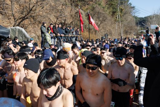 “으, 철원날씨 춥긴하다. 곧 열이 오르겠지. 영원히 잊지못할 추억..으...”