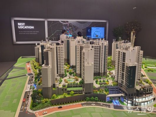 상도 푸르지오 클라베뉴 모델하우스 내부. 사진= 주현철 기자