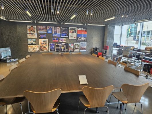 현대 모터스튜디오 서울 2층 커뮤니티 공간. 사진=김다정 기자