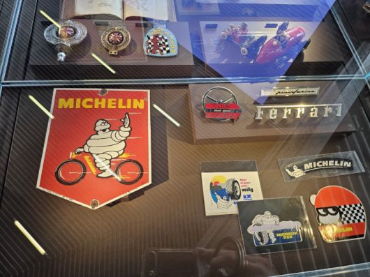 현대 모터 스튜디오 서울 1층에 비치된 빈티지 제품. 사진=김다정 기자