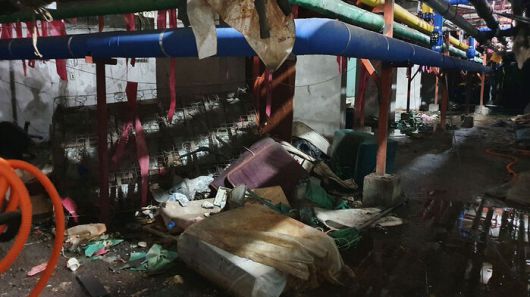 은마아파트 지하실에 방치된 쓰레기