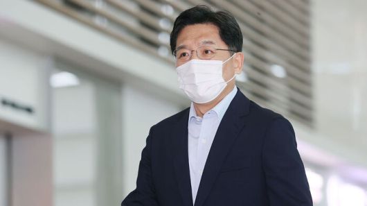 한미일 북핵수석대표 협의를 위해 일본으로 출국하는 노규덕 한반도평화교섭본부장