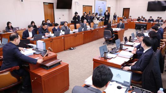 2월 17일 국회 산업통상자원중소벤처기업위원회 산업통상자원특허소위원회