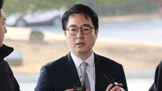 심우정 검찰총장이 10일 서울 서초구 대검찰청으로 향하며 취재진 질문에 답하고 있다. (사진=연합뉴스)