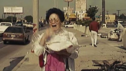 LA 폭동 당시 약탈을 당한 한인상점 주인이 오열하는 장면