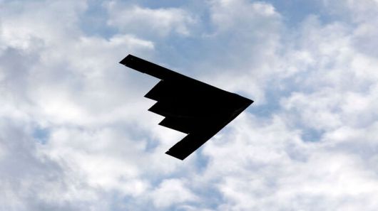 미군의 B-2 스피릿 스텔스 전략폭격기