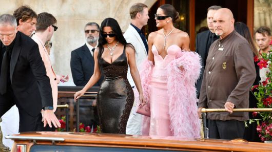 킴 카다시안(왼쪽)과 클로이 카다시안