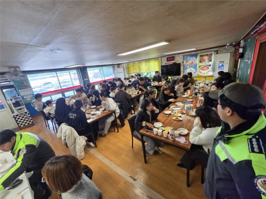 신암면 자율방범대 짜장면 나눔 봉사 활동 모습