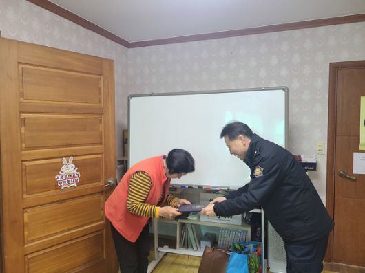 예산소방서, 어르신 소방안전문화 공모전 상장 전수