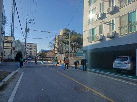 삽교읍 새마을지도자협의회 새해맞이 환경정화 활동 모습