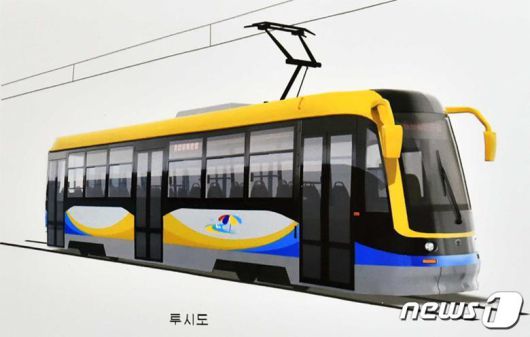 최근 조선산업미술창작가가 디자인한 '원산갈마해안관광지구 궤도전차'.(https://www.railwaygazette.com )© 뉴스1