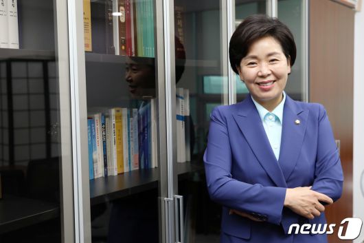 양향자 더불어민주당 의원이 21일 뉴스1과 인터뷰를 하고 있다. 2020.8.21/뉴스1 © News1 박세연 기자