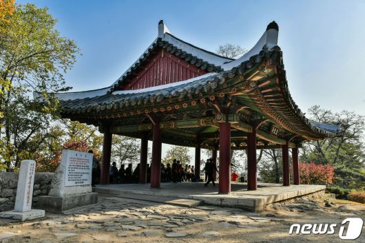 평양성 정해문의 문루를 옮겨온 청류정 전경. (미디어한국학 제공) 2020.10.31.© 뉴스1